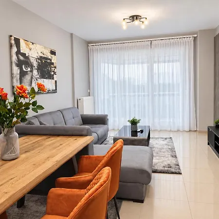 Апартамент Lirtzisluxuryapartments