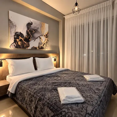 Апартамент Lirtzisluxuryapartments