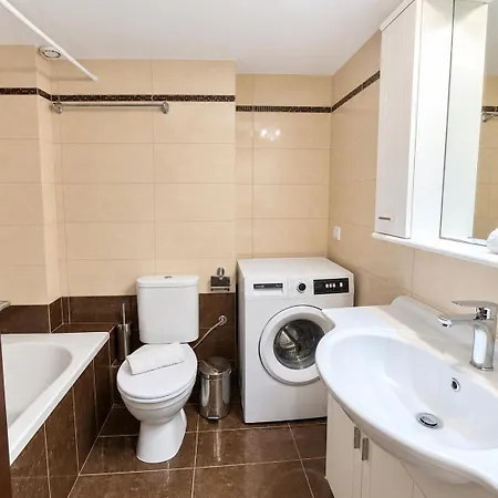 Lirtzisluxuryapartments Апартамент *
