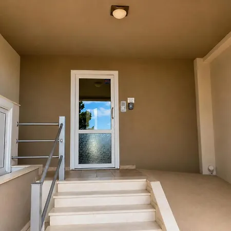 Lirtzisluxuryapartments Апартамент Polýgyros